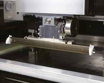 Автоматический компактный принтер трафаретной печати Yamaha YCP10 